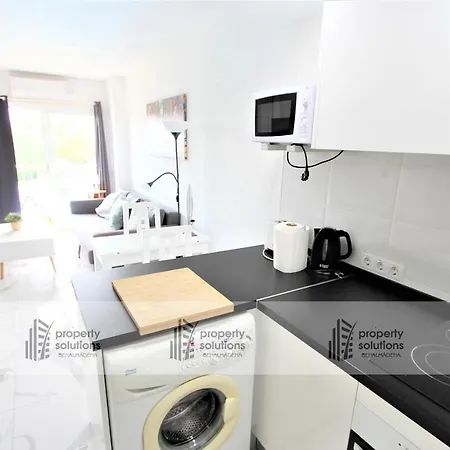 127 Jupiter Estudio. Vista Al Jardin Y La Piscina. *