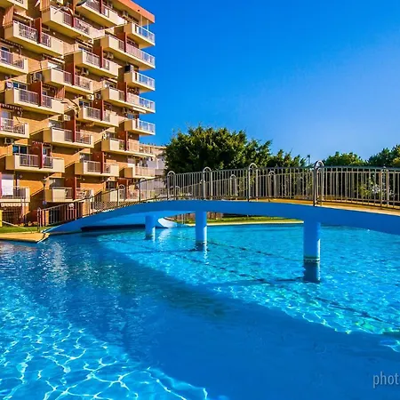 127 Jupiter Estudio. Vista Al Jardin Y La Piscina.